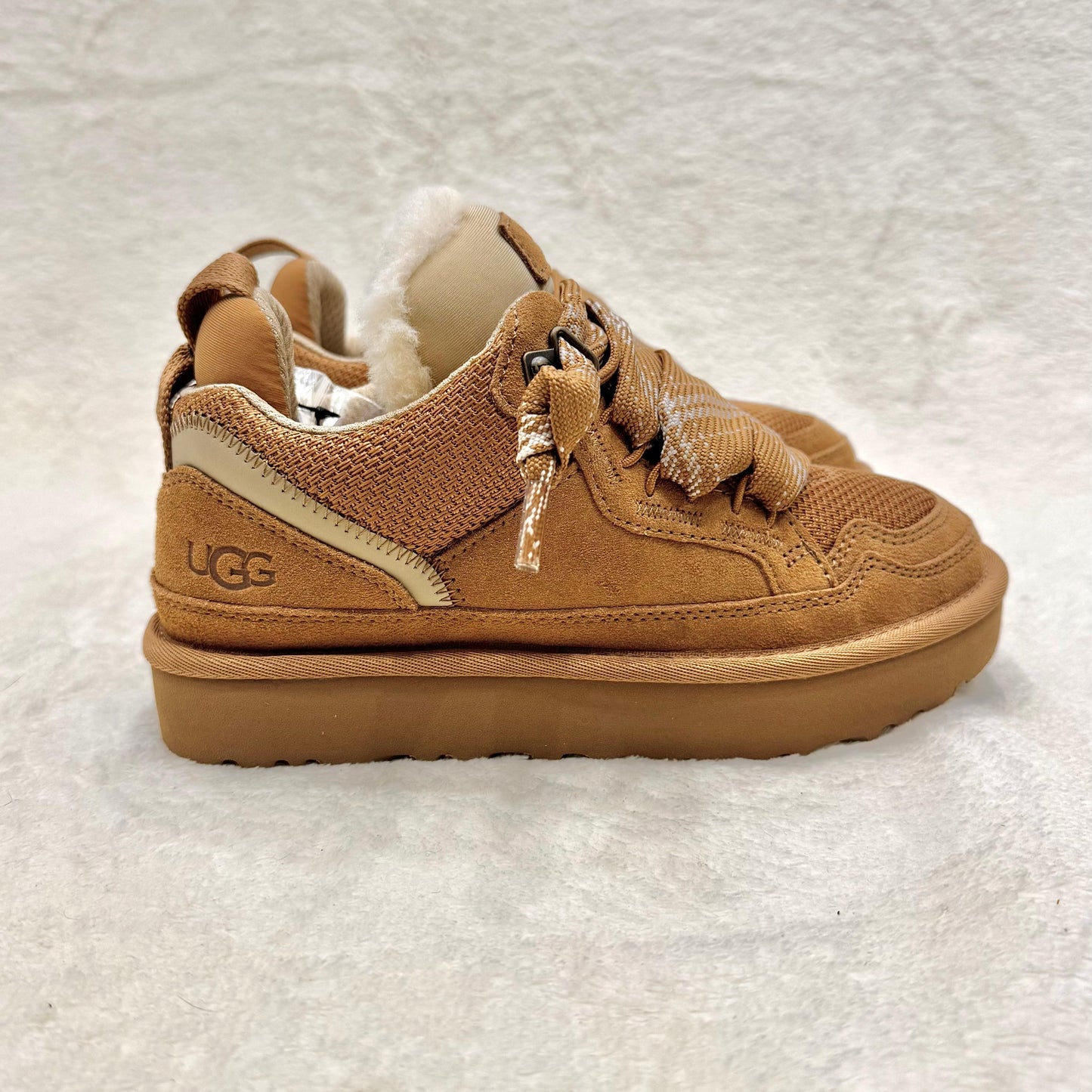 UGG Lowmel Chestnut