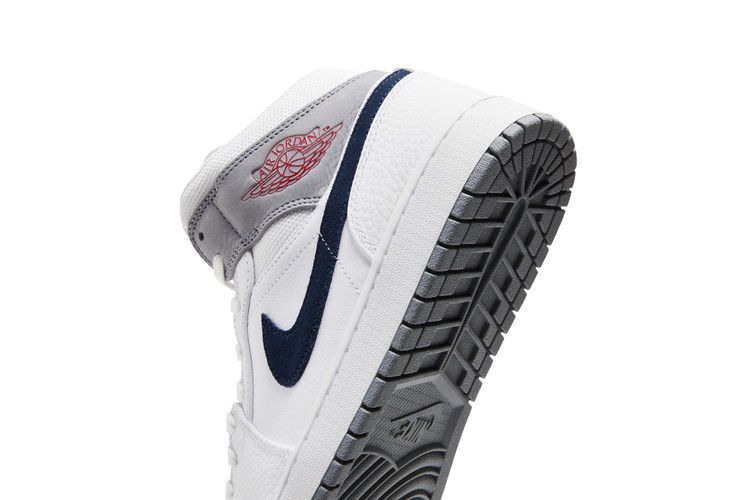 Air Jordan 1 Mid Paris